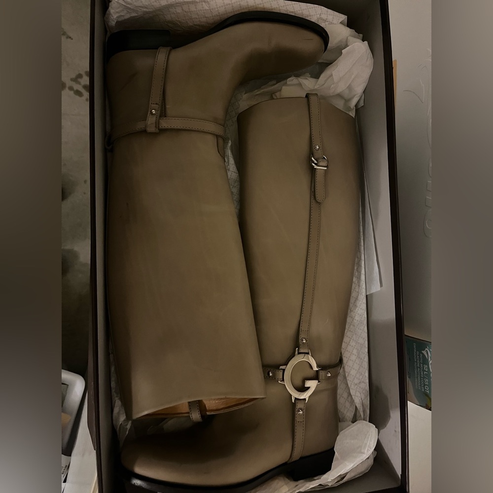 Riding boots